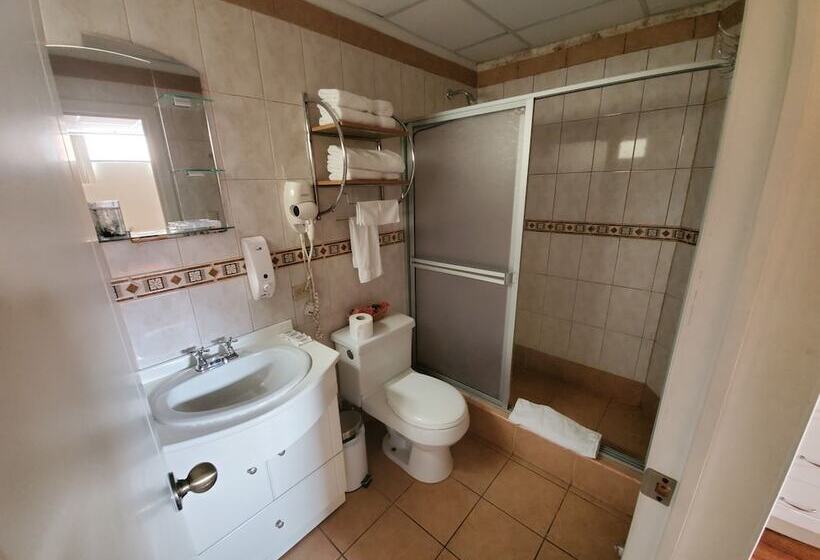 Bed and Breakfast Mariscal Inn & Suites