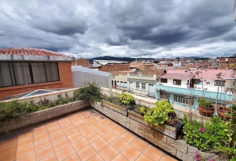 Bed and Breakfast Mariscal Inn & Suites