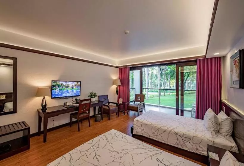 Carmelina Beach Resort Ho Tram