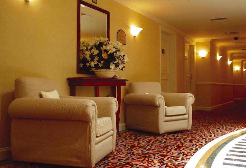 Epic Hotel Villa Mercedes