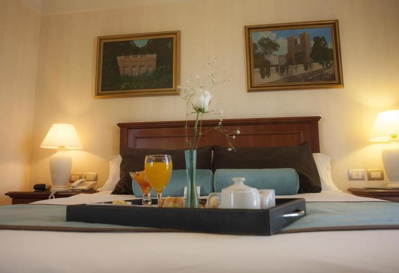 Epic Hotel Villa Mercedes