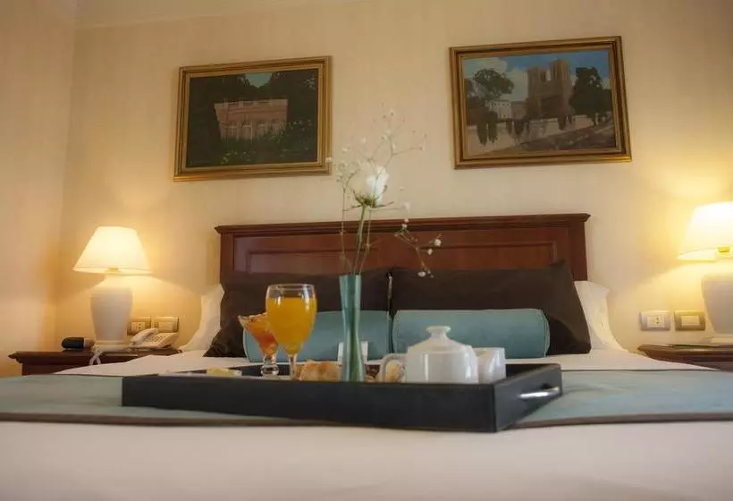 Epic Hotel Villa Mercedes