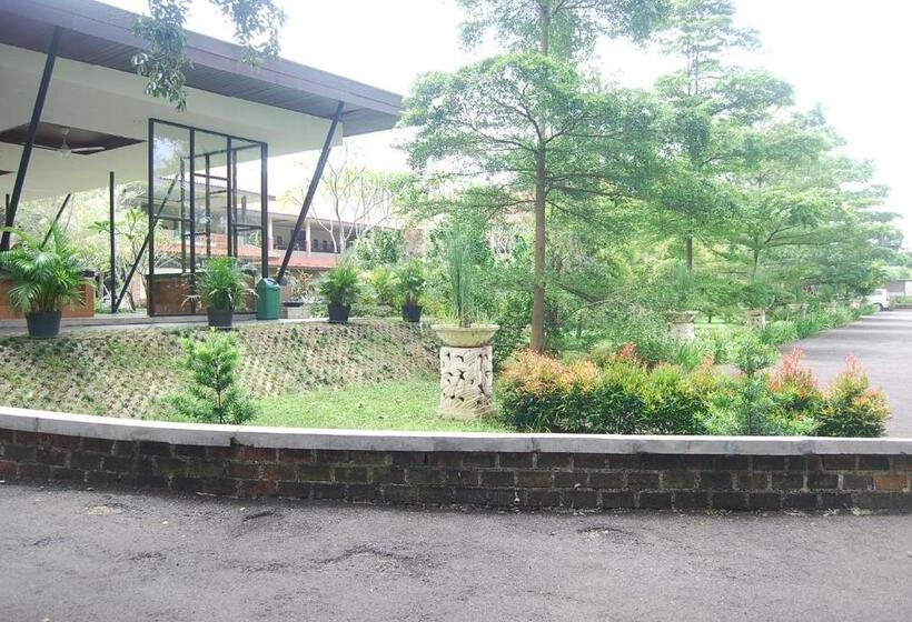 Hotel Bumi Gumati Resort & Convention