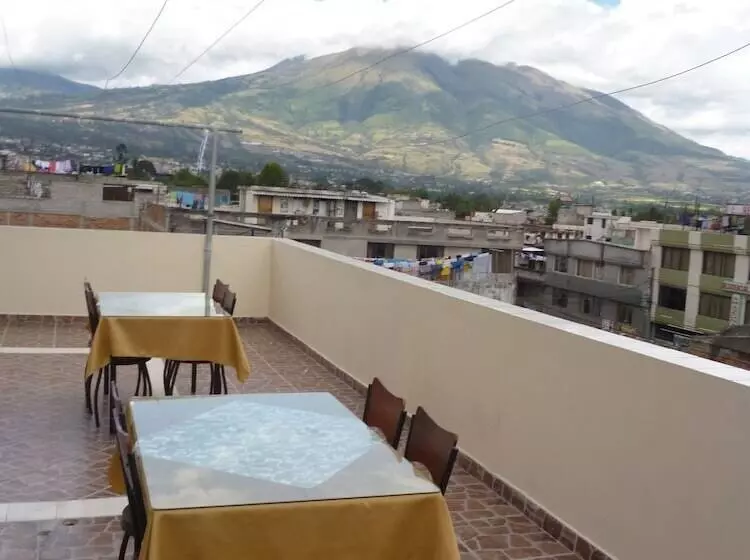 هتل Hostal Fevilamir
