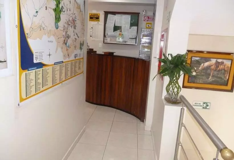 هتل Hostal Fevilamir