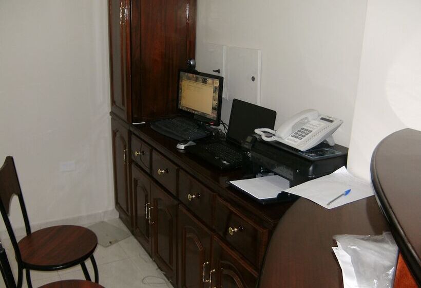 בית מלון כפרי Hostal Fevilamir