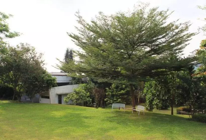 Hotel Pp University