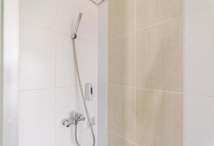 Sans Hotel Green Bekasi By Reddoorz