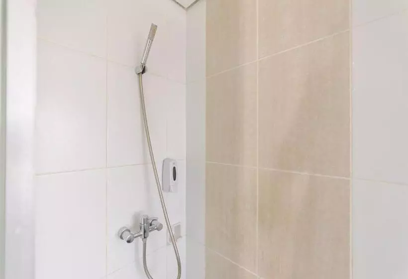 Sans Hotel Green Bekasi By Reddoorz