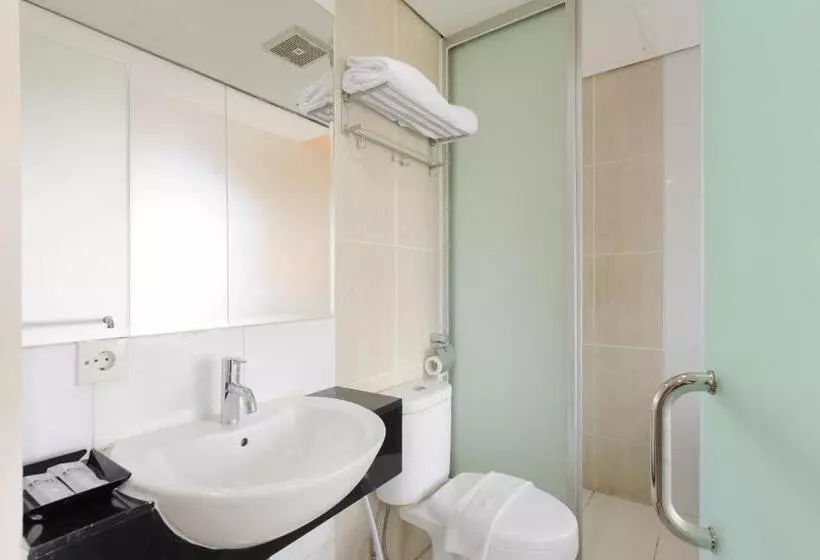 Sans Hotel Green Bekasi By Reddoorz