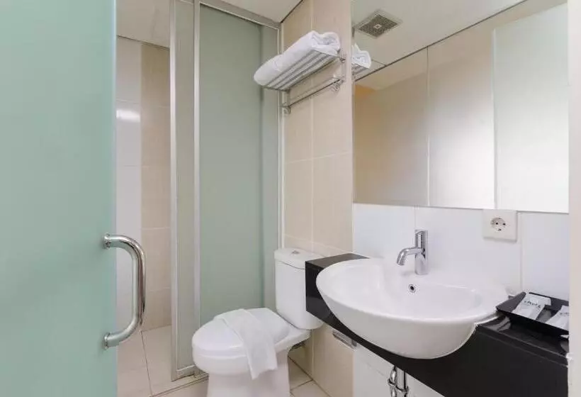Sans Hotel Green Bekasi By Reddoorz