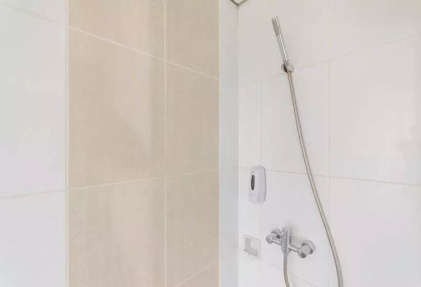 Sans Hotel Green Bekasi By Reddoorz