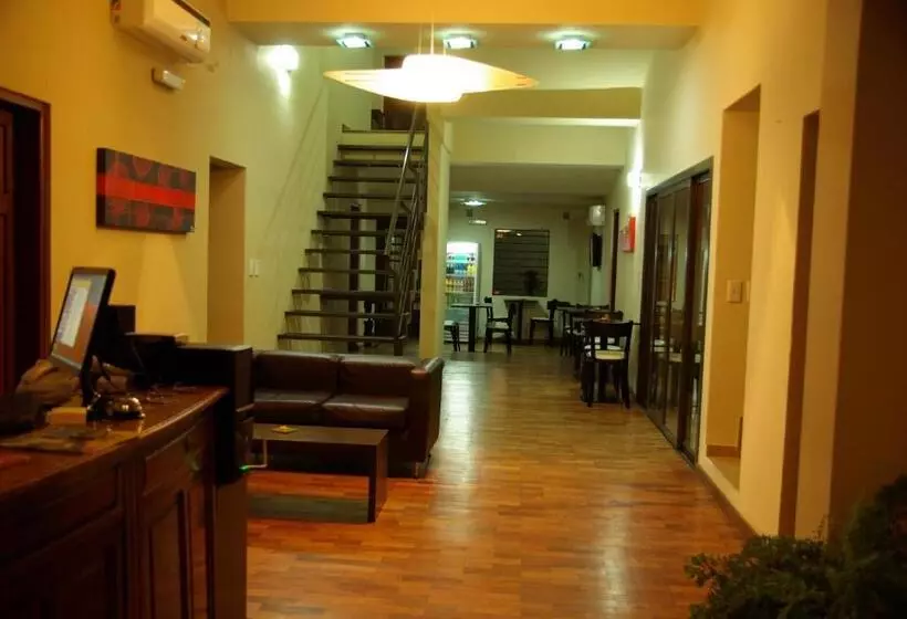 هتل Urbana