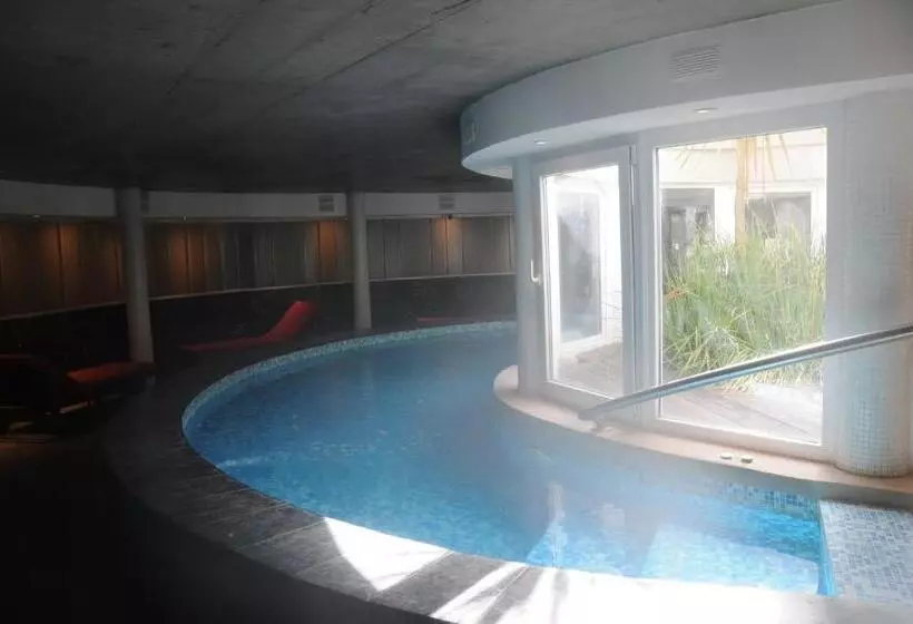 Linda Bay Beach & Resort Spa