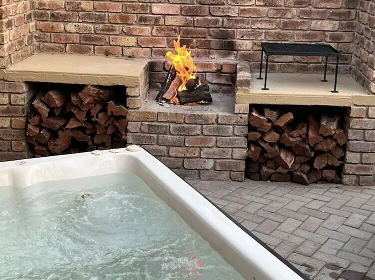 Manzini Swazi King Chalets