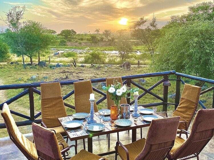 Manzini Swazi King Chalets