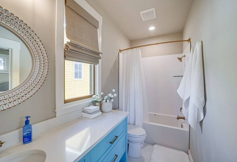 Cozy Carlton Landing Home   Pools & Lake Access