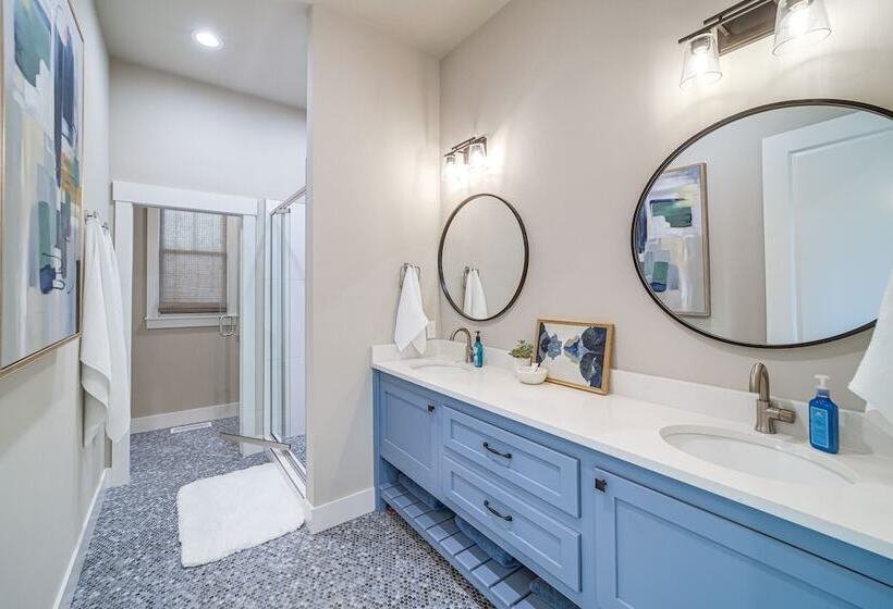 Cozy Carlton Landing Home Pools & Lake Access