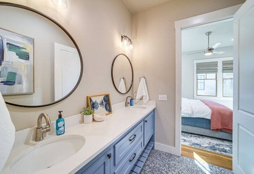 Cozy Carlton Landing Home Pools & Lake Access