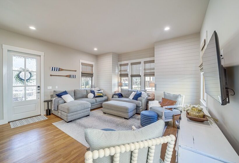 Cozy Carlton Landing Home Pools & Lake Access