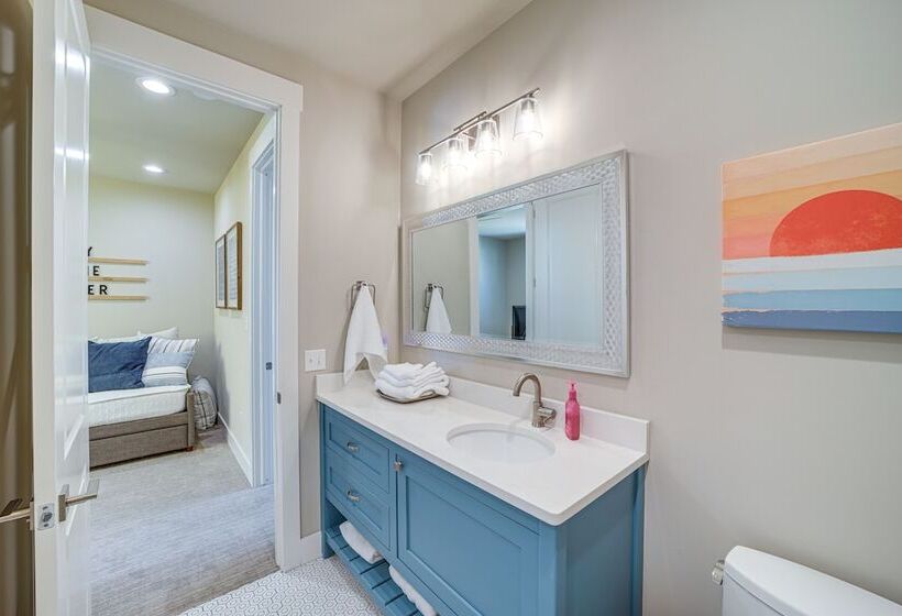 Cozy Carlton Landing Home Pools & Lake Access