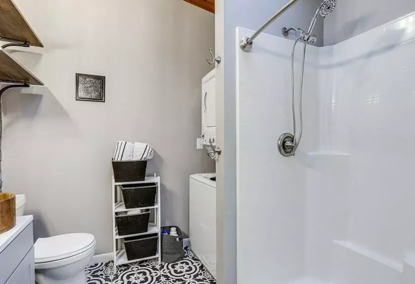 Cozy Tiffin House W/ Private Pool: 1 Mi To Town!