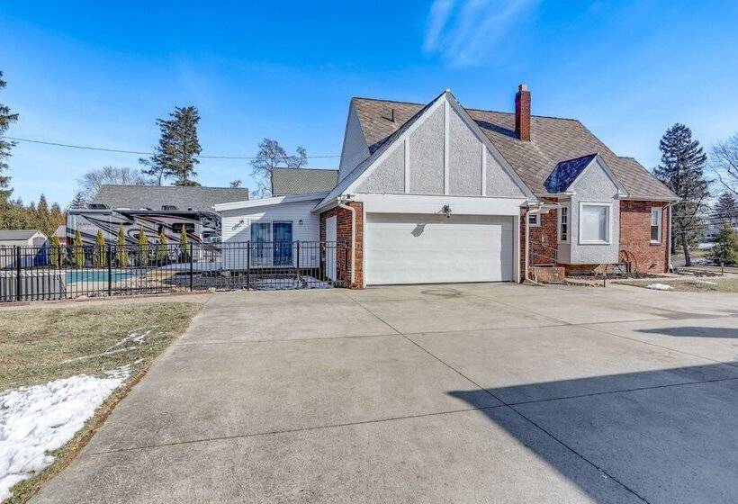 Cozy Tiffin House W/ Private Pool: 1 Mi To Town!