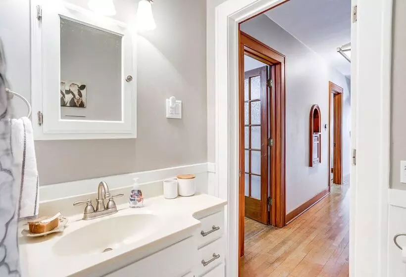 Cozy Tiffin House W/ Private Pool: 1 Mi To Town!