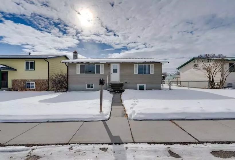 Dog Friendly Montana Home W/ Deck & Fenced In Yard