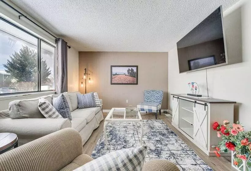 Dog Friendly Montana Home W/ Deck & Fenced In Yard