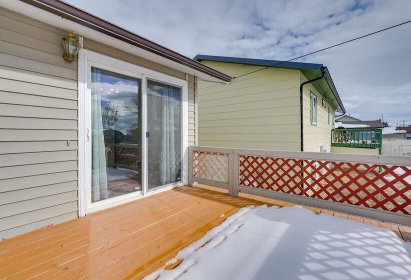 Dog Friendly Montana Home W/ Deck & Fenced In Yard