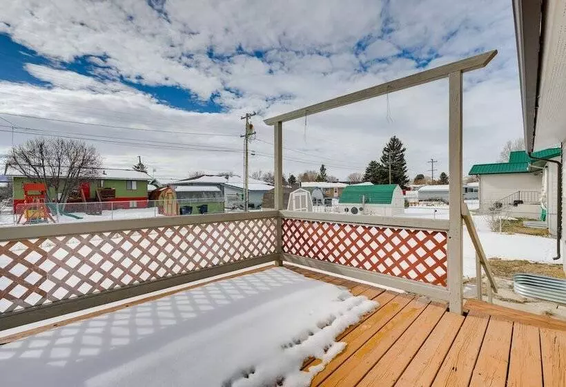 Dog Friendly Montana Home W/ Deck & Fenced In Yard