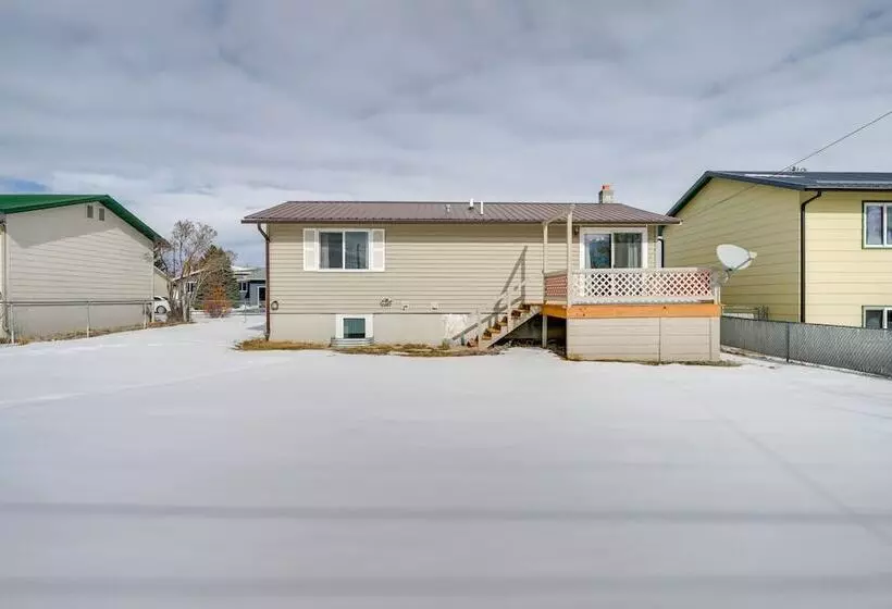 Dog Friendly Montana Home W/ Deck & Fenced In Yard