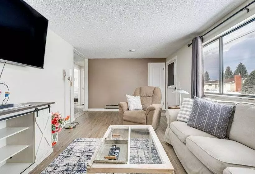 Dog Friendly Montana Home W/ Deck & Fenced In Yard