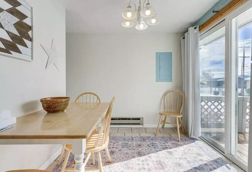 Dog Friendly Montana Home W/ Deck & Fenced In Yard