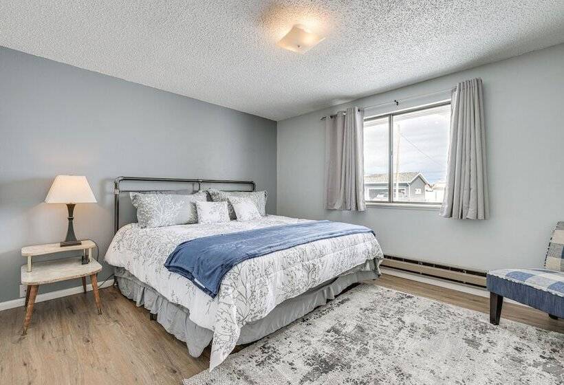 Dog Friendly Montana Home W/ Deck & Fenced In Yard