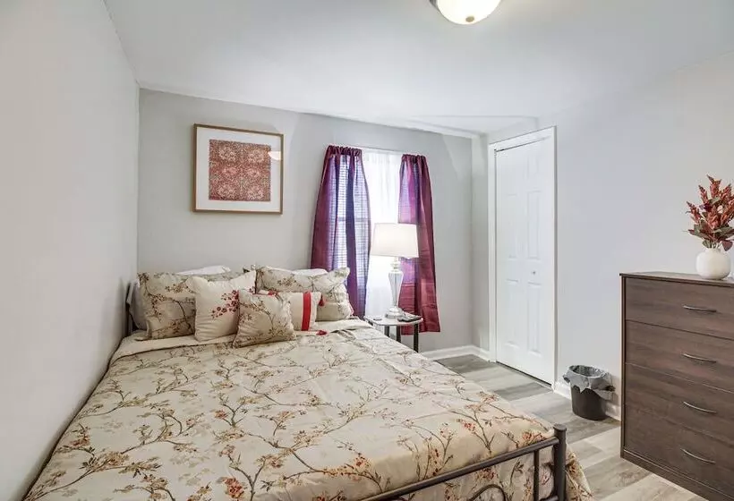 Gladstone Retreat W/ Gas Grill + Fire Pit