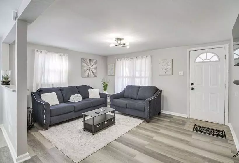 Gladstone Retreat W/ Gas Grill + Fire Pit