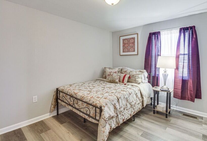 Gladstone Retreat W/ Gas Grill + Fire Pit