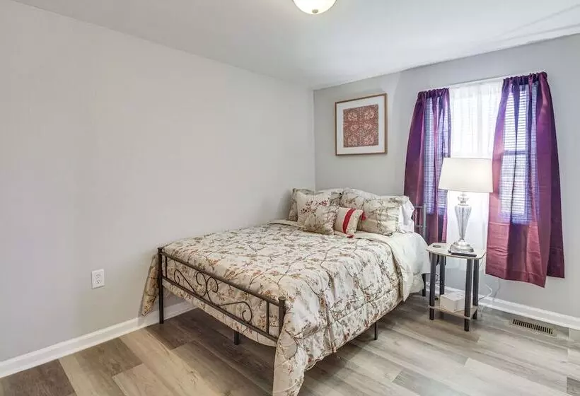 Gladstone Retreat W/ Gas Grill + Fire Pit