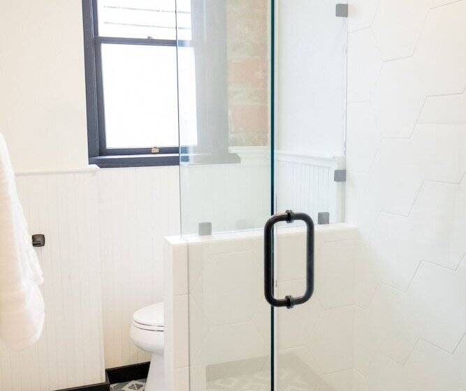 فندق Speakeasy Suites