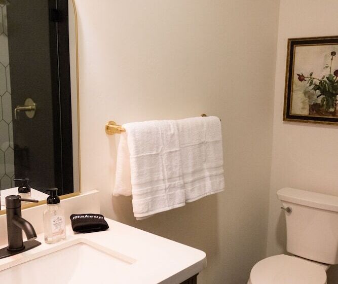 فندق Speakeasy Suites