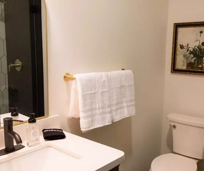 هتل Speakeasy Suites