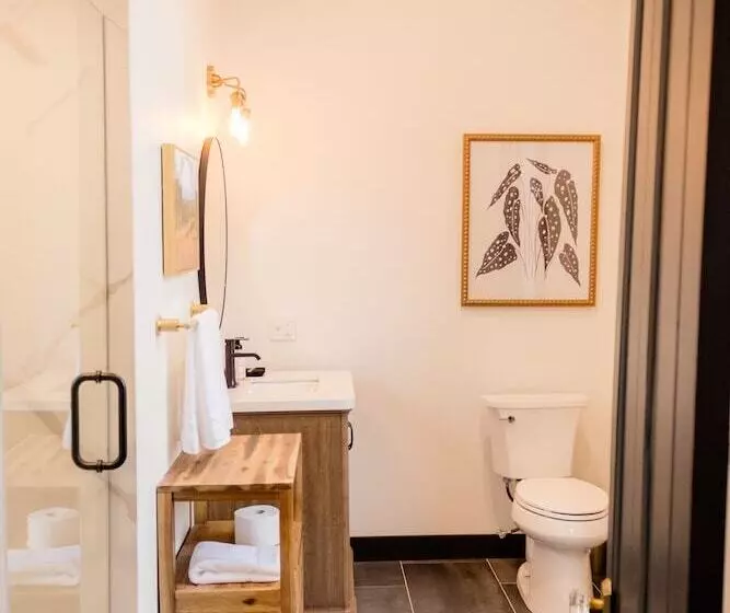 هتل Speakeasy Suites