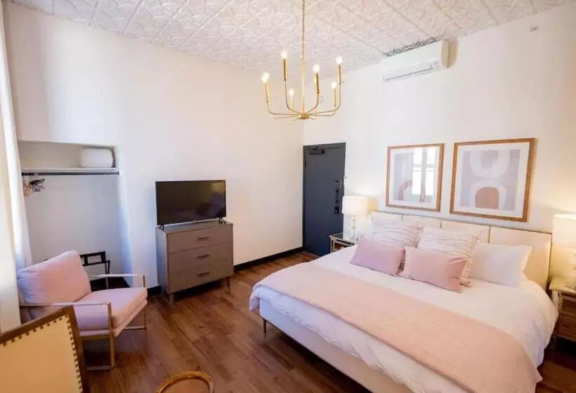 هتل Speakeasy Suites