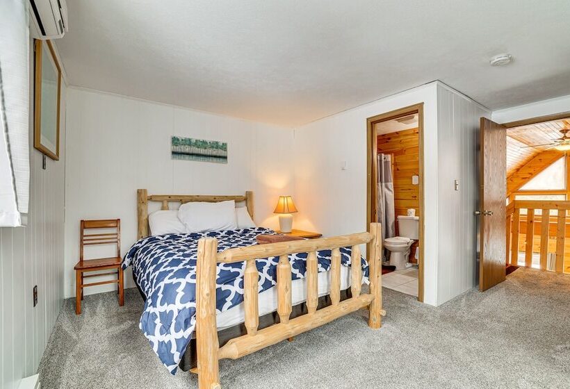 Hot Tub & Fire Pit: Lakefront Cabin In White Haven