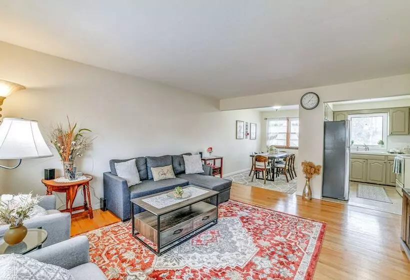 New York Abode: 2 Mi To Binghamton University!