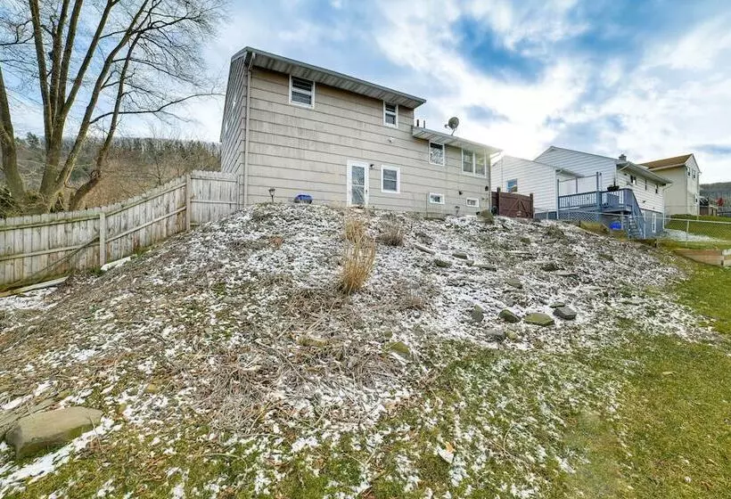 New York Abode: 2 Mi To Binghamton University!