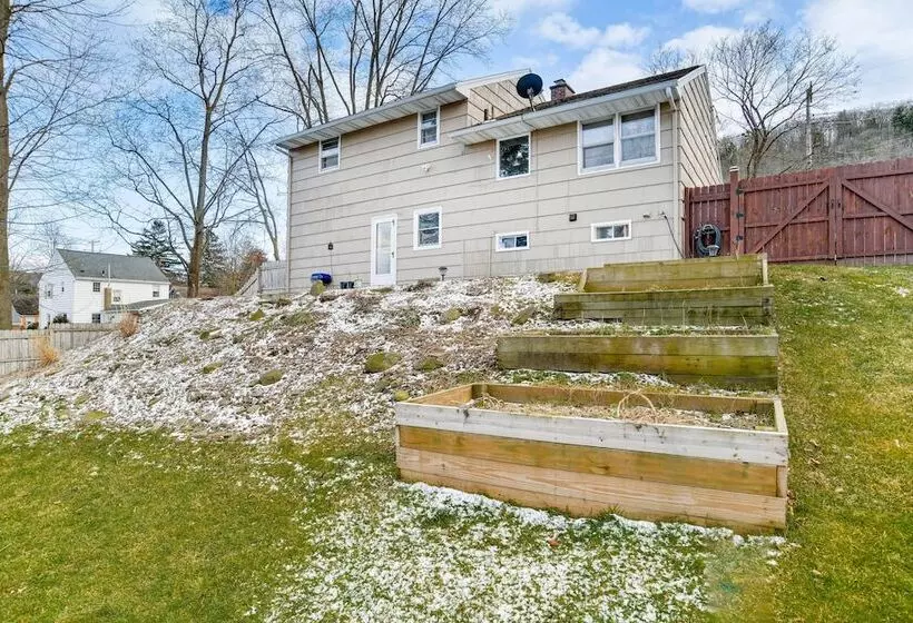 New York Abode: 2 Mi To Binghamton University!