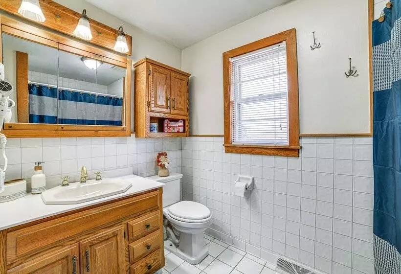 New York Abode: 2 Mi To Binghamton University!